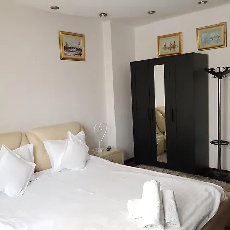 Parter Arena Nationala Monza Mega Mall Бухарест